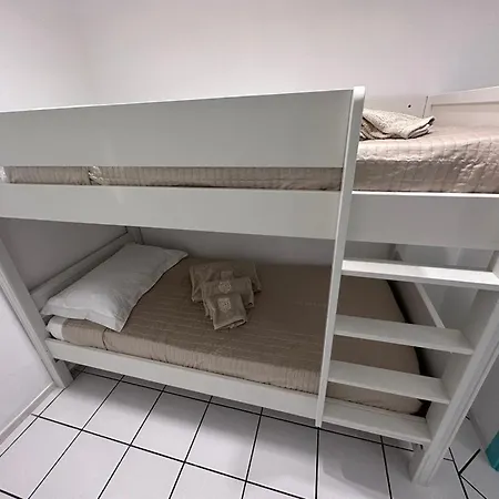 Avalon Holidays Appartement *