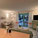 Avalon Holidays Apartment *