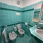 Avalon Holidays Apartment *