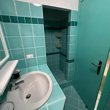 Avalon Holidays Apartament *